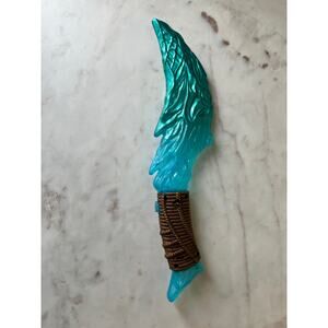Disney Parks Na'vi Toy Light Up Knife Avatar The Way of Water Blue Crystal Knife